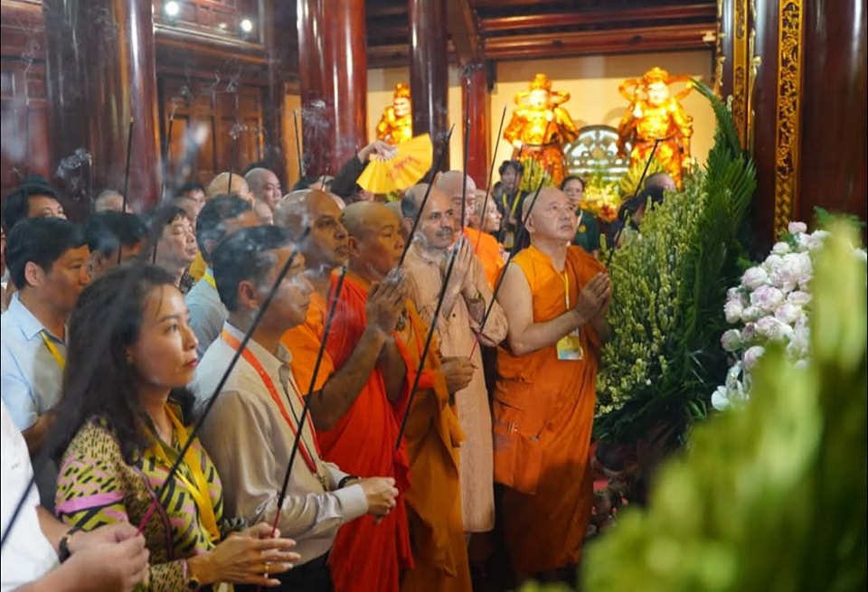 xaloiphattaichuapgucson_chuaphucsonbacgiang_xaloiphat_nguoiphattu (2).jpg